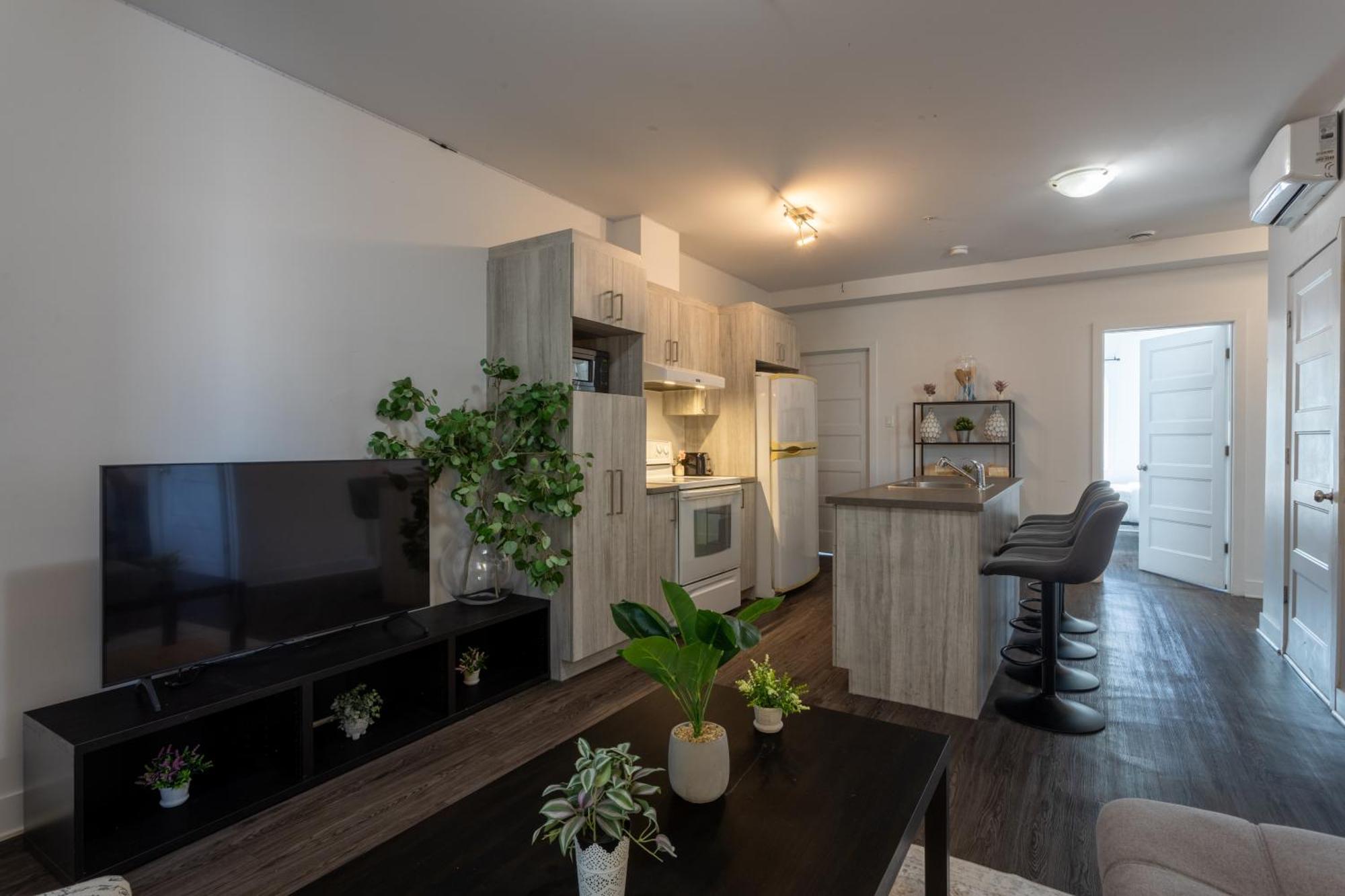 Luxurious 4 Bedroom In Griffintown *