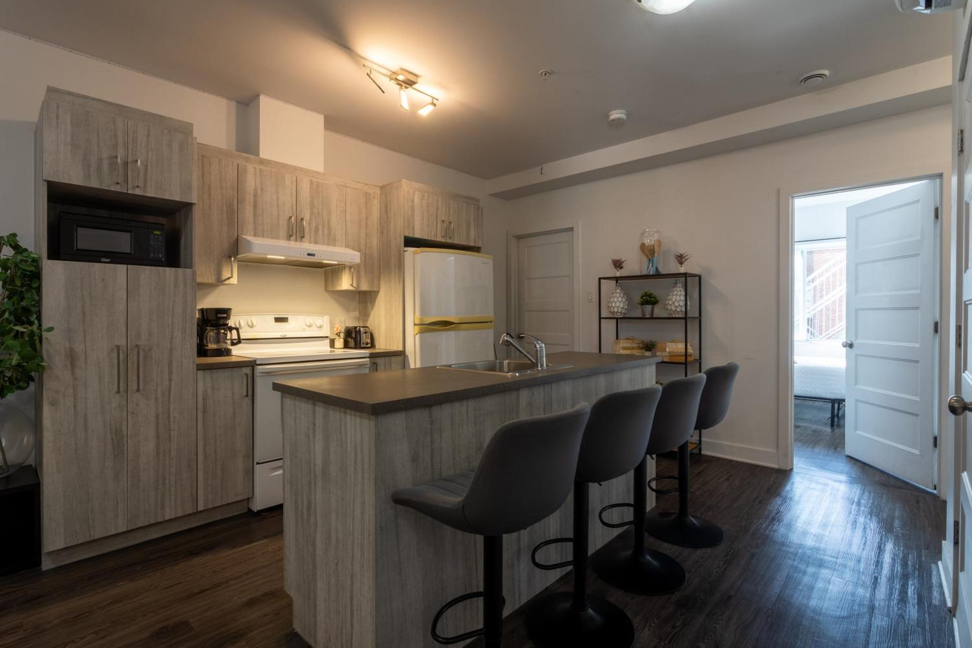 Luxurious 4 Bedroom In Griffintown Montreal