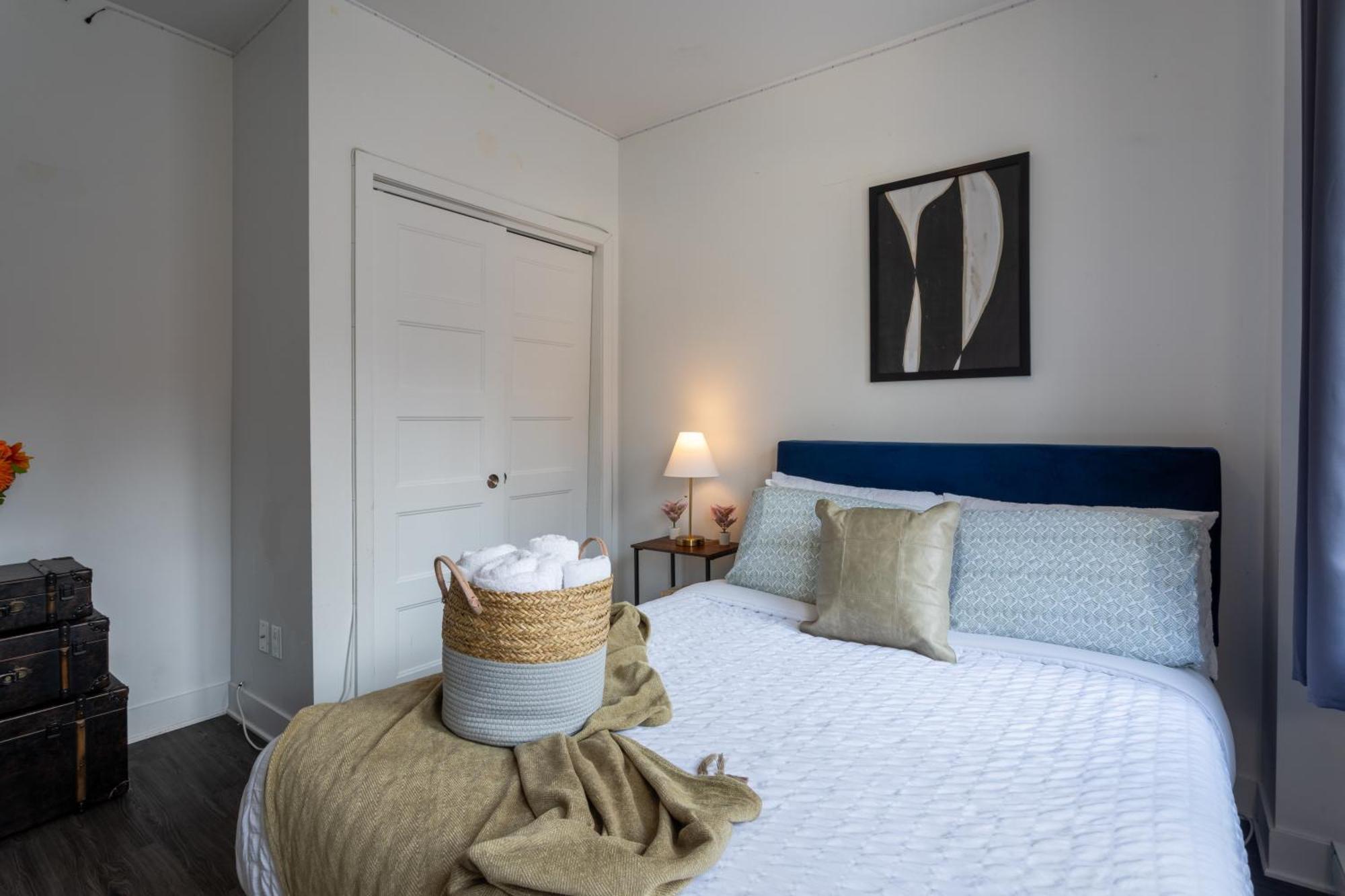 Luxurious 4 Bedroom In Griffintown Apartment Montreal
