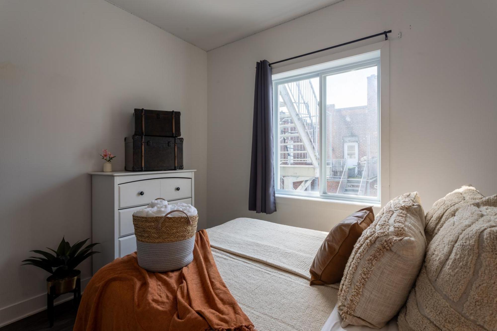 Apartment Luxurious 4 Bedroom In Griffintown Montreal
