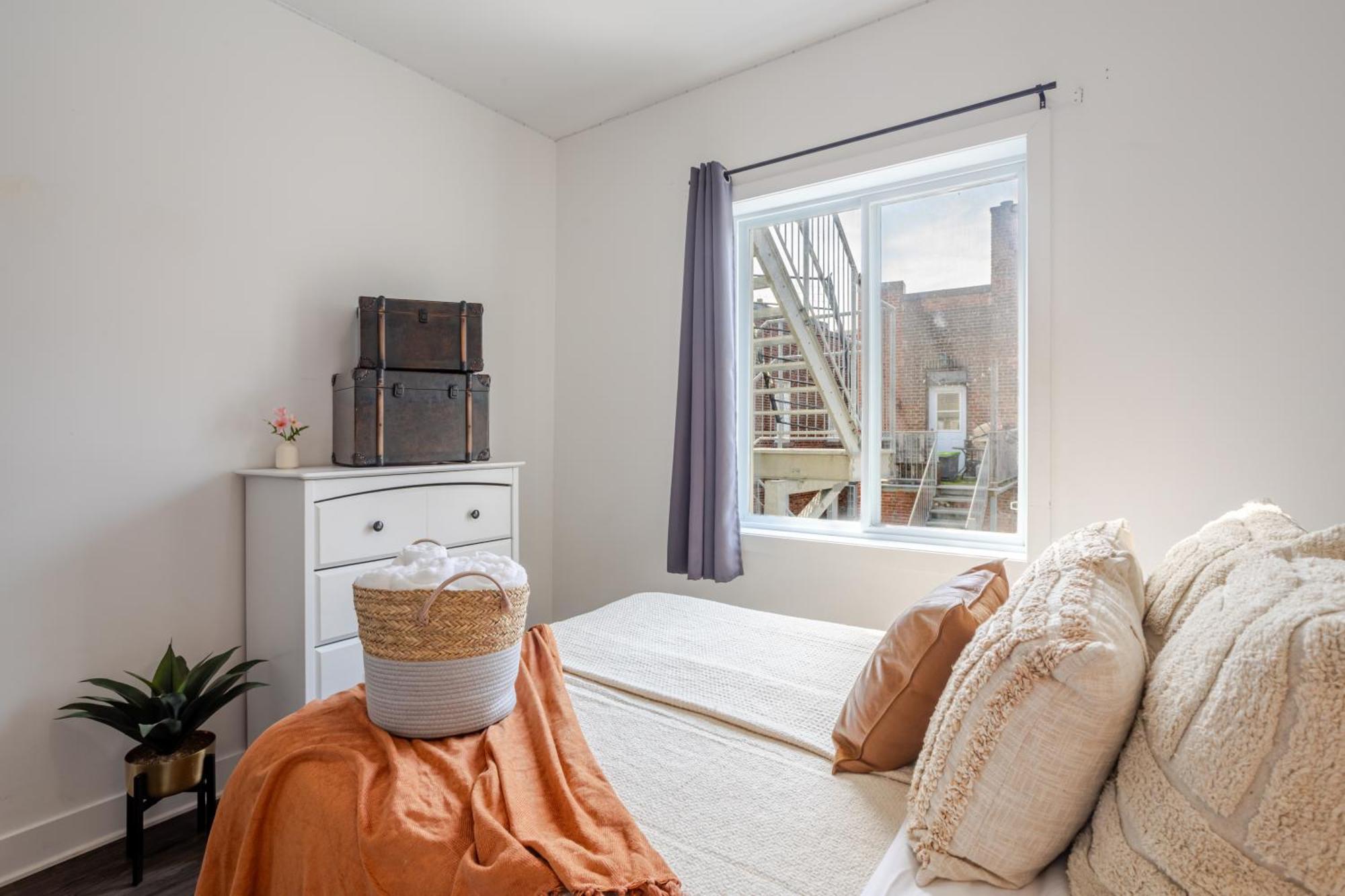 Luxurious 4 Bedroom In Griffintown Montreal