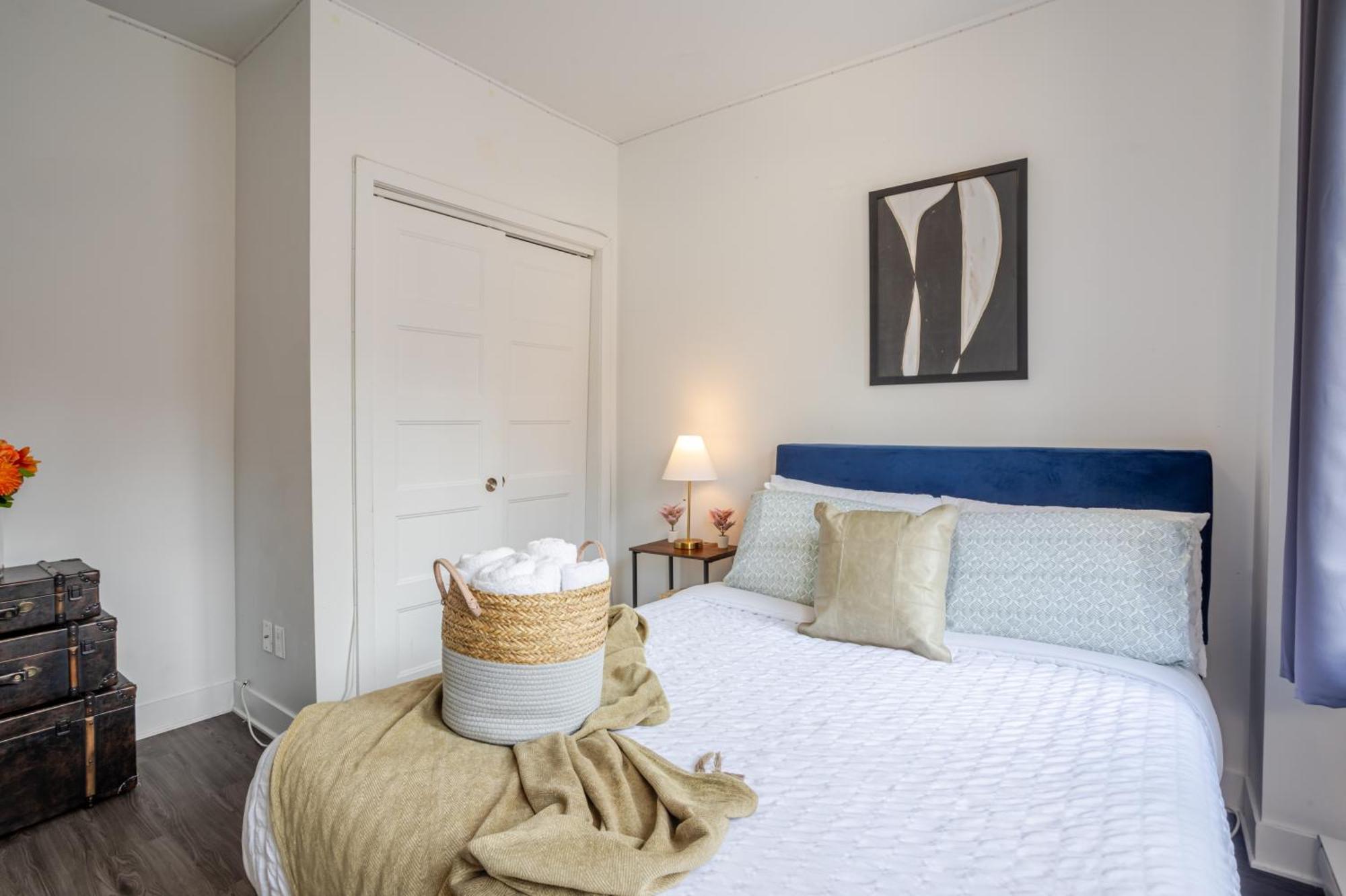 Luxurious 4 Bedroom In Griffintown Apartment Montreal