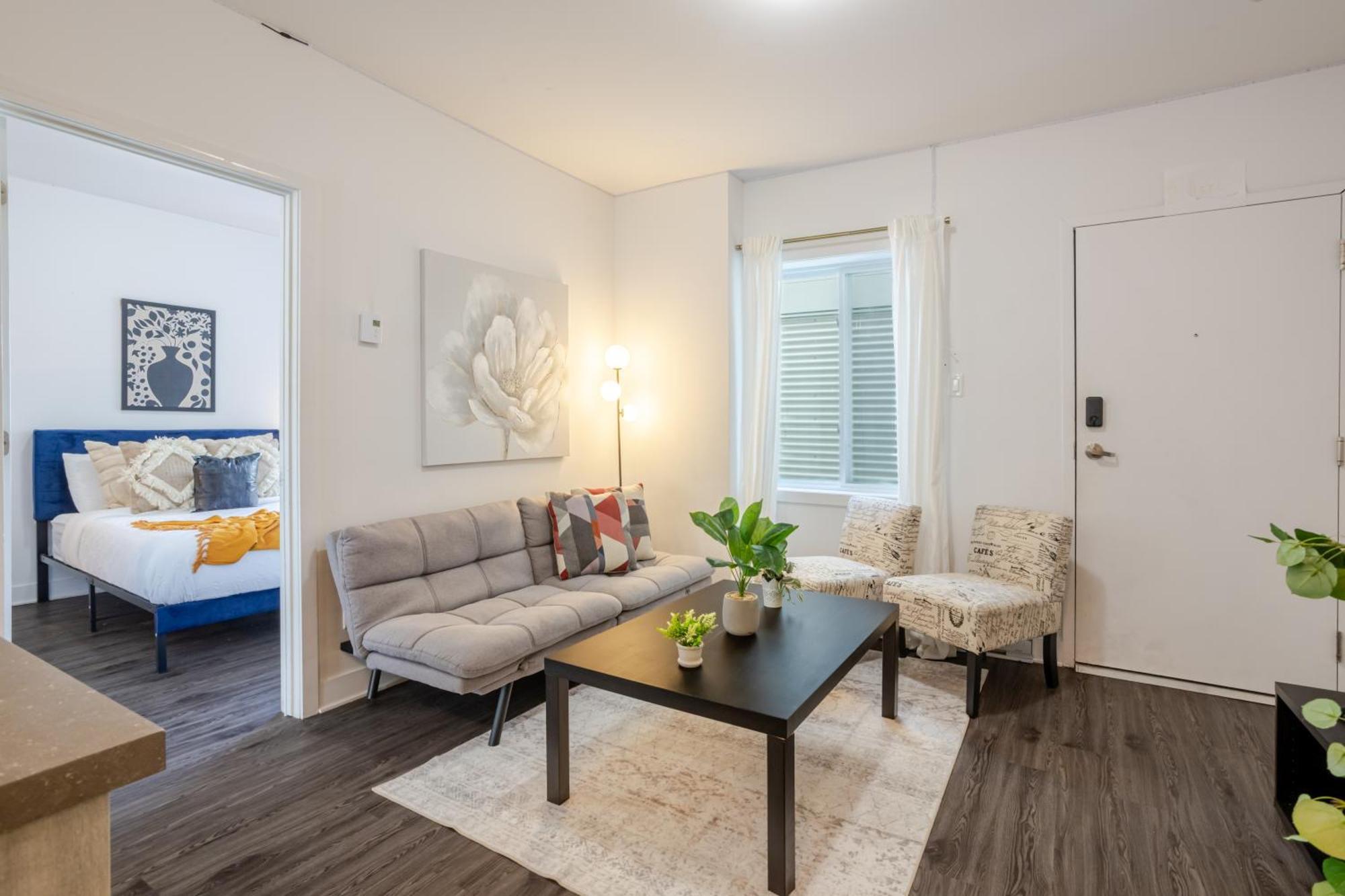 Luxurious 4 Bedroom In Griffintown Apartment Montreal